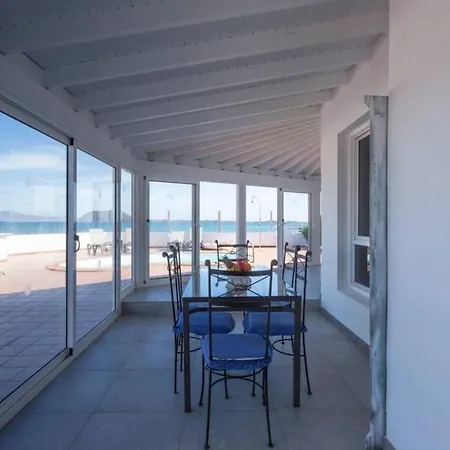 Beachfront Remos With Lobos Island View, Private Pool, Wifi & Bbq By Amazzzing Travel *