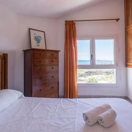 Beachfront Remos With Lobos Island View, Private Pool, Wifi & Bbq By Amazzzing Travel Villa