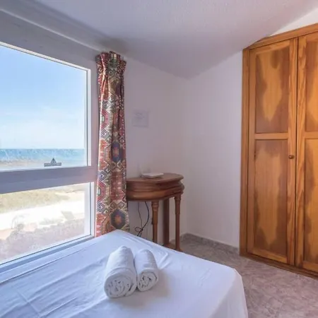 Villa Corralejo Beachfront Villa Remos With Private Heated Pool, Bbq & Fast Wifi By Amazzzing Travel Corralejo