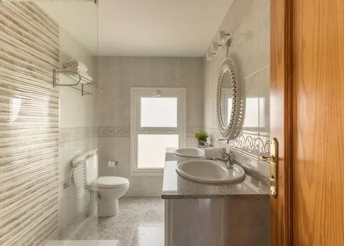 Remos With Beachfront Views Private Heated Pool Fast Wifi Bbq By Amazzzing Travel Villa Corralejo